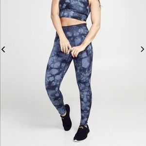 Soul By SoulCycle Downtown Tie Dye Seamless tights